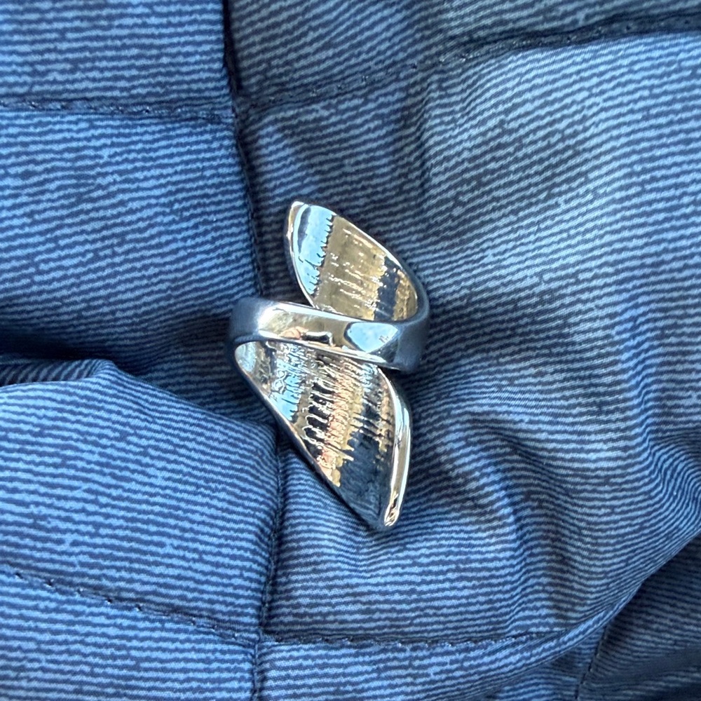 Brazilian RhodiumTwisted Ring - Picture 6 of 7